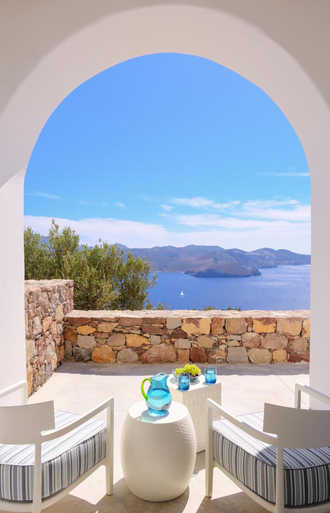Odyssey Rock Milos Sunset Suites Plaka  Quarto foto