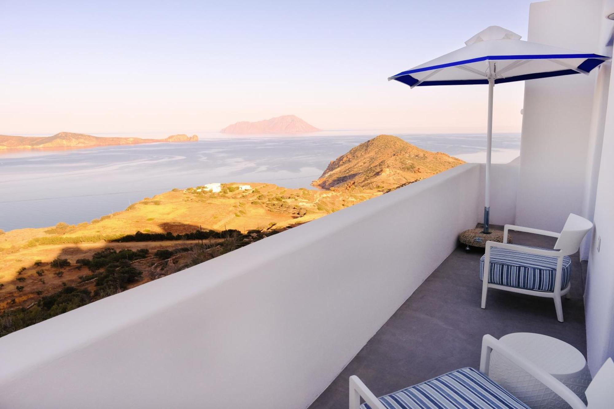 Odyssey Rock Milos Sunset Suites Plaka  Exterior foto