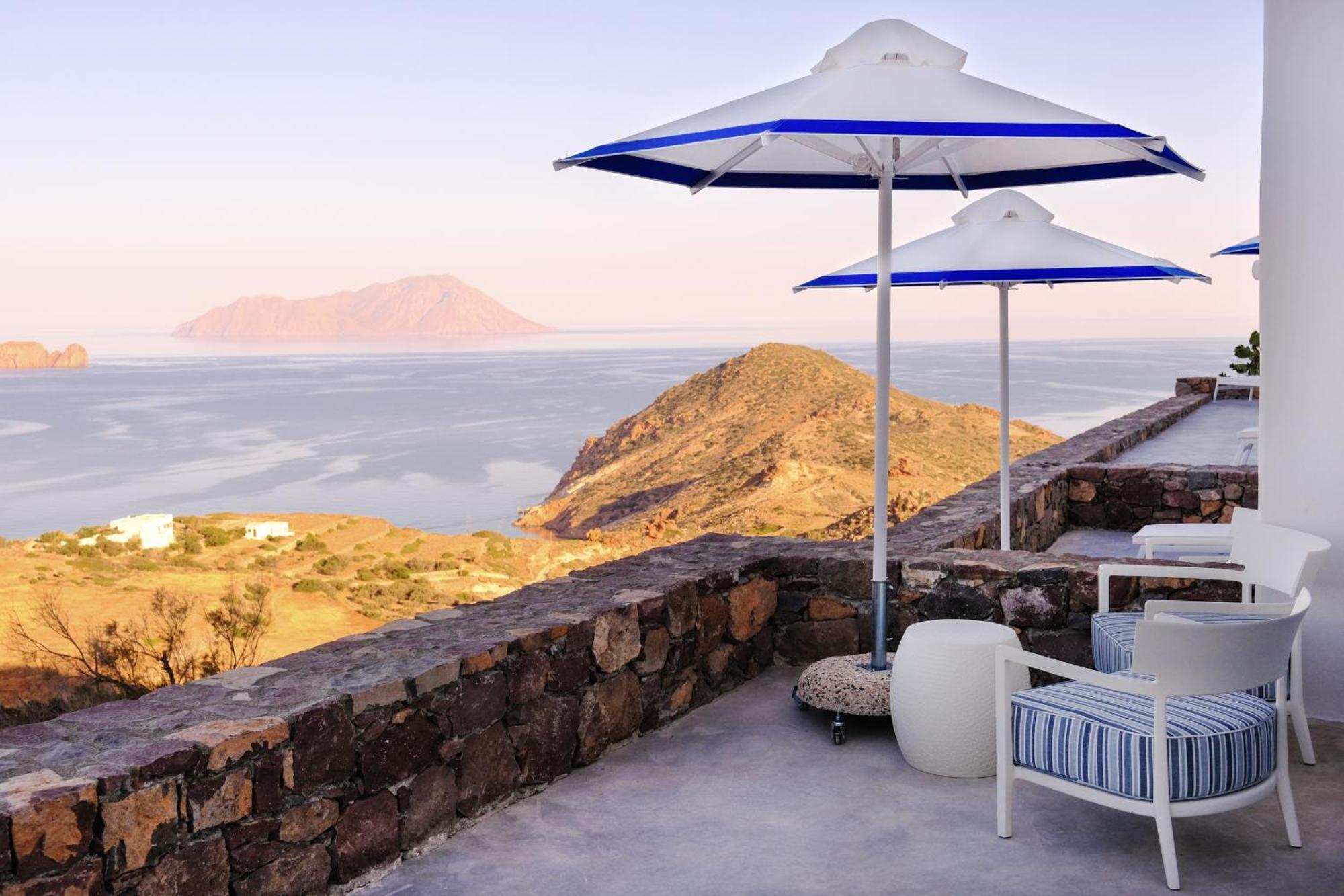 Odyssey Rock Milos Sunset Suites Plaka  Exterior foto