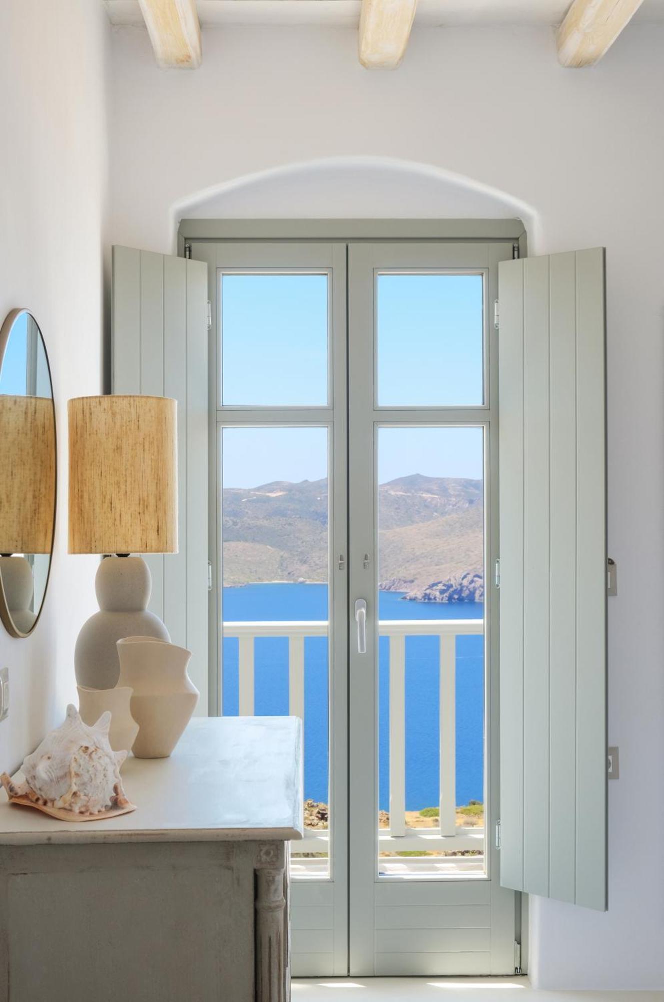 Odyssey Rock Milos Sunset Suites Plaka  Exterior foto
