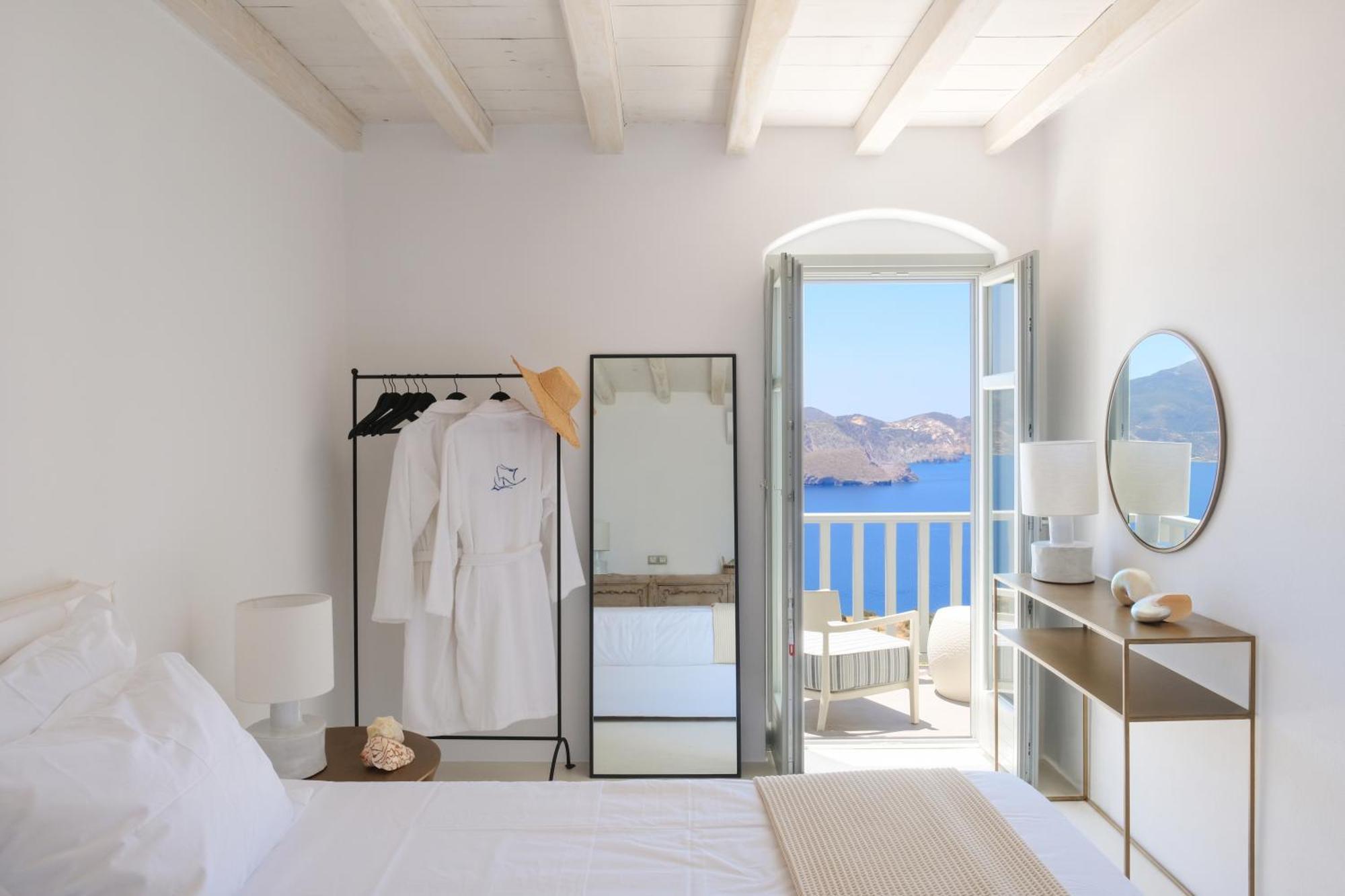 Odyssey Rock Milos Sunset Suites Plaka  Quarto foto