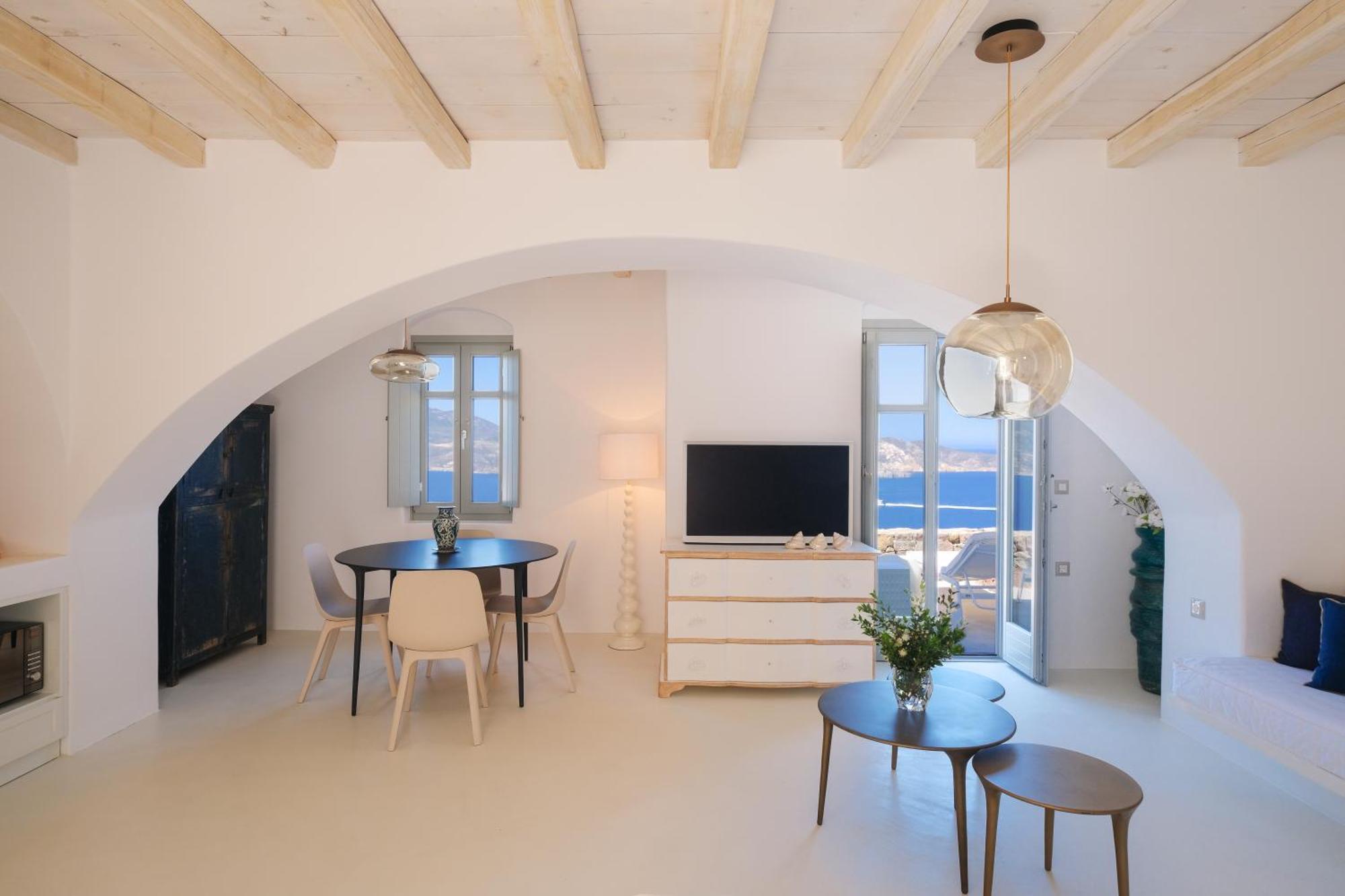 Odyssey Rock Milos Sunset Suites Plaka  Quarto foto